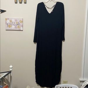 Black 3/4 sleeve stretchy maxi